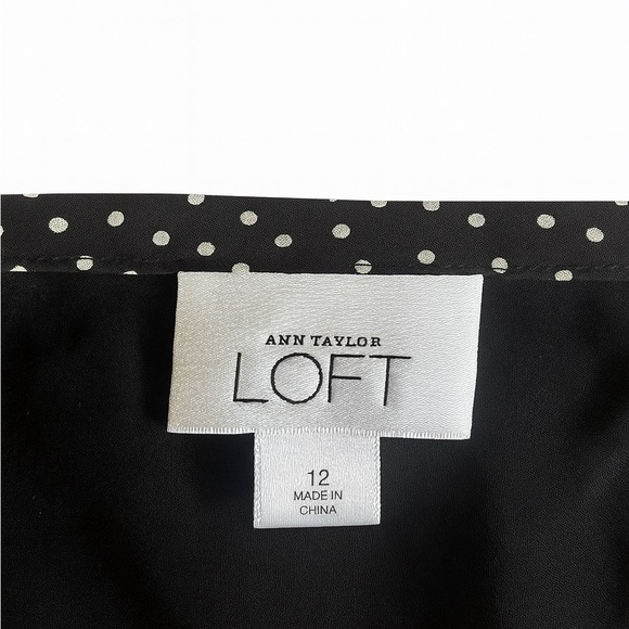 Ann Taylor Loft Women's Size 12 Flared, Lined Black Silk Skirt W Ruffled Bottom. - Picture 2 of 3